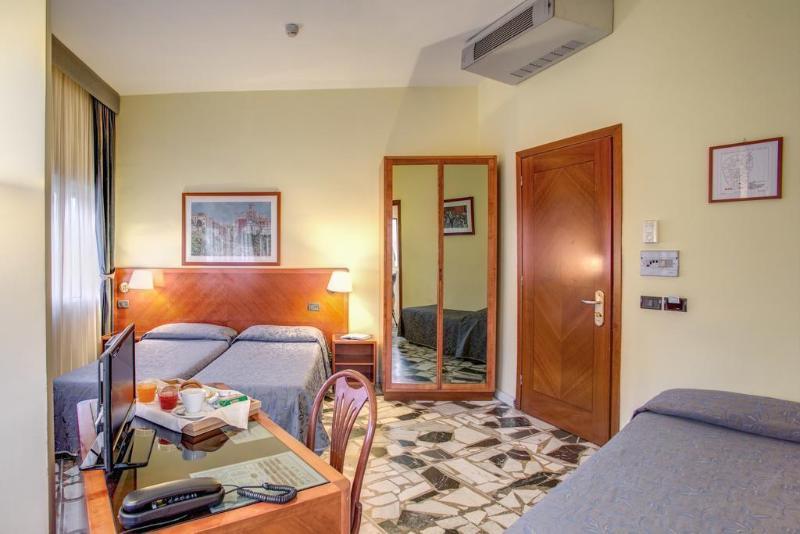 Hotel Giotto Roma Exterior foto